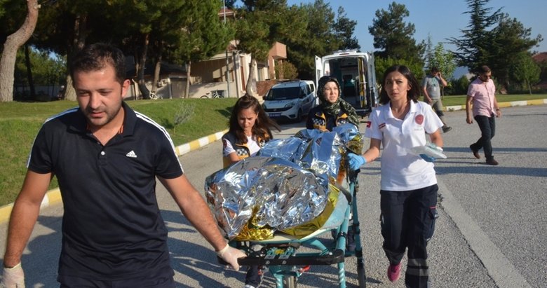 Bilecik’te alev alan araçta ağır yaralanan genç, İzmir’e sevk edildi