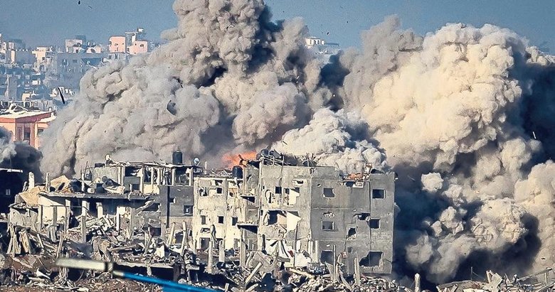 9 bin kişinin sığındığı hastaneye saldırdılar