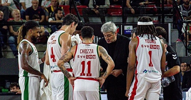 Karşıyaka potada moral bozmuyor