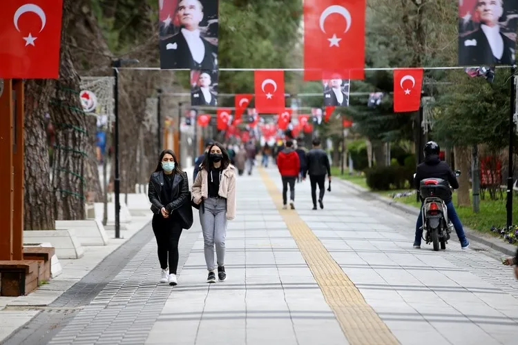 turkiyede-mutlulugun-sirri-ortaya-cikti-en-mutlu-insanlar-bakin-kimler-1782371433844.jpeg
