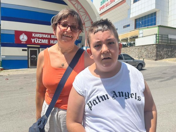 karsiyaka-belediyesinden-tepki-ceken-karar-otizmli-cocuklarin-yuzme-dersleri-iptal-edildi-1754467814685.jpg