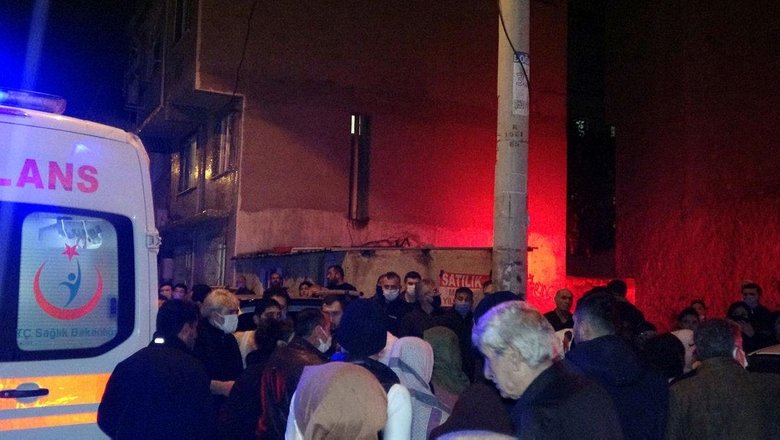 Izmir Deki Yanginda Dumandan Etkilenen Kadin Yasamini Yitirdi Izmir Haberleri