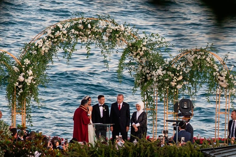 Başkan Erdoğan, Mesut Özil’in nikah şahidi oldu