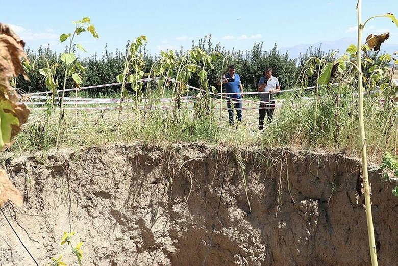 Denizli’de korkutan olay! İçinde bir de domuz ölüsü buldular