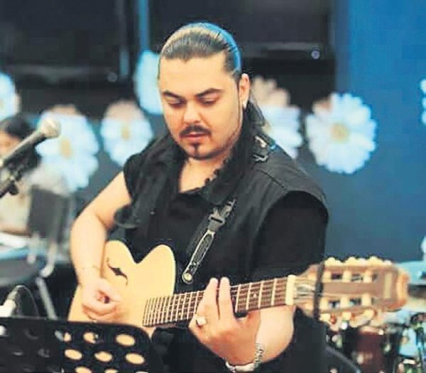 DM’den yürüyen şarkıcının kemiklerini çatır çatır kırdılar! Artık tanınmaz halde...