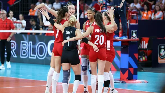 filenin-sultanlarinin-mac-saati-degisti-turkiye-sirbistan-voleybol-maci-saat-kacta-hangi-kanalda-1788531140455.png