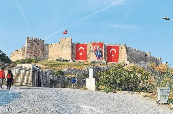 izmir-ayasuluk-tepesinde-gecmisin-izinde-1791564288741.jpeg