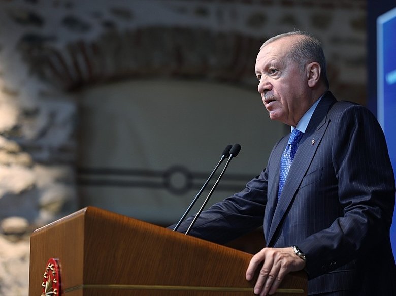Başkan Erdoğan: Türkiye, ticaret koridorlarının vazgeçilmez üssü