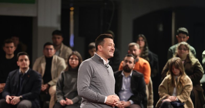 Hamza Dağ’dan gençlere İzmirim Kart müjdesi