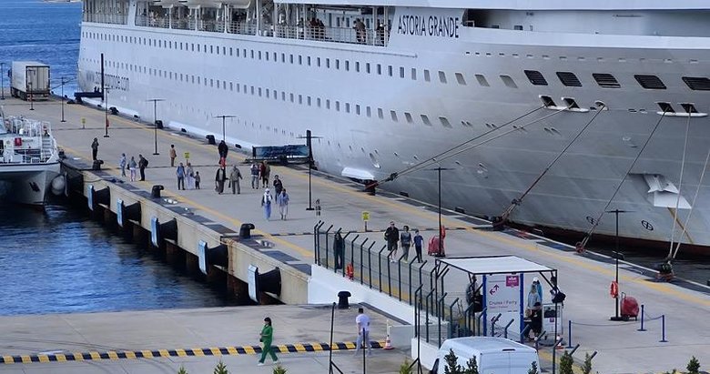Bodrum’a sezonun ilk kruvaziyeri geldi