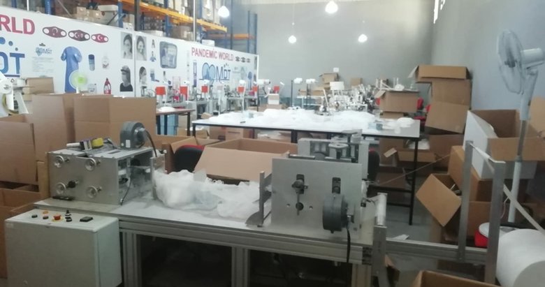 Buca’da kaçak maske operasyonu: 17 bin çocuk maskesine el konuldu