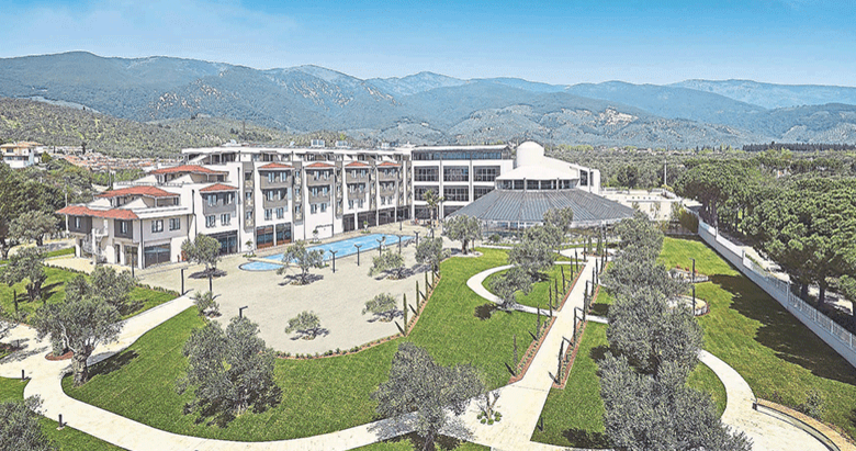 İlklerin ödüllü oteli Ramada Kaz Dağları