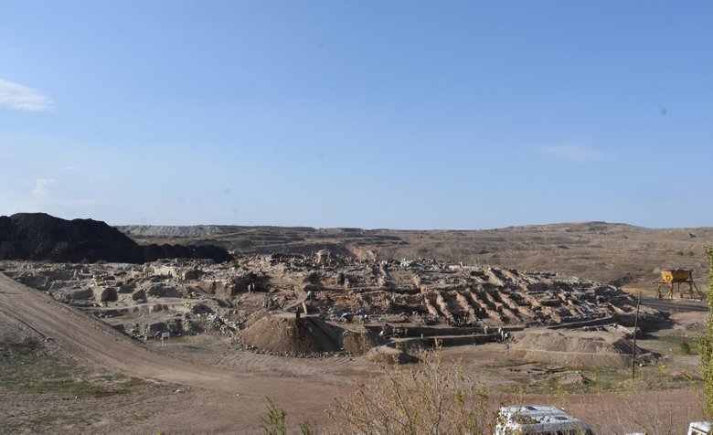 Kütahya’da Türkiye’nin en büyük kazısında 6 ayda 2 bin parça eser ortaya çıkarıldı