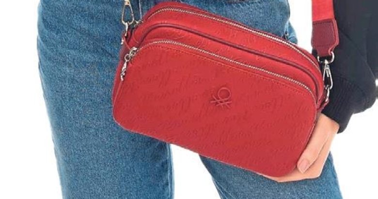 Stil alarmı kırmızı çanta için çalıyor