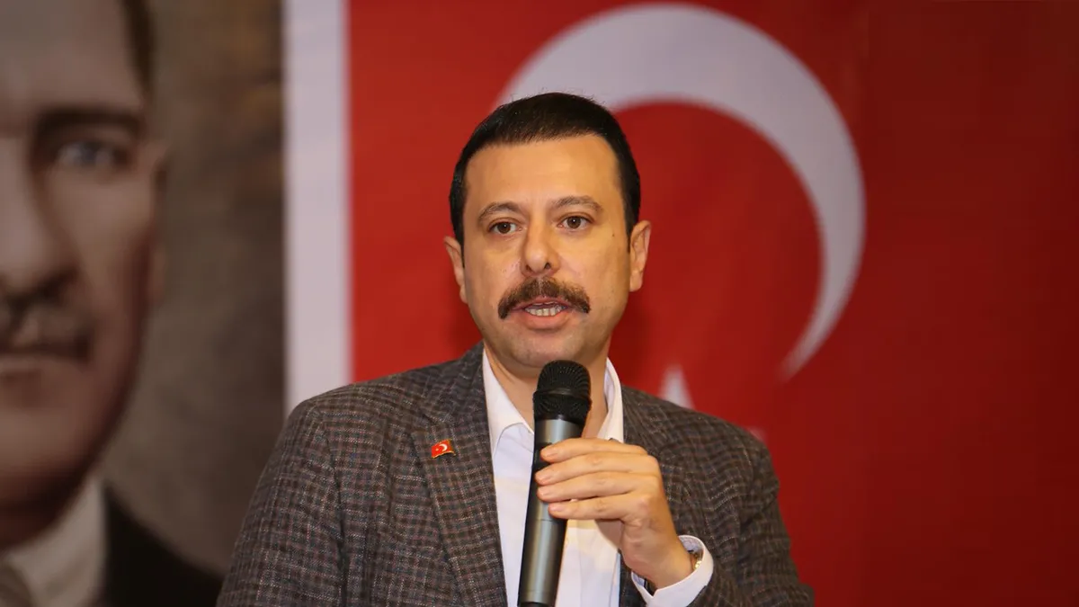 İzmir’in geleceği gecikiyor