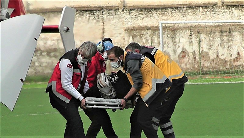 İzmir’deki amatör futbol ligi maçına hava ambulansı arası