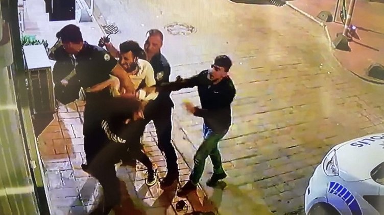 Eski sevgilisini darbettiği iddiasıyla yargılanan Çağatay Akman hakim karşısına çıktı