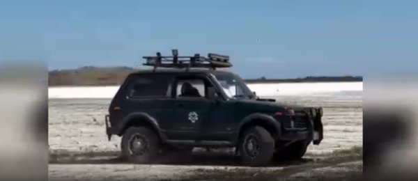 Çanakkale’de Tuz Gölü’nde drift attı: Trafikten menedildi