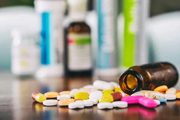 Şifa niyetine içiyorsunuz ama... Her gün vitamin hapı alanlar için korkutan uyarı!