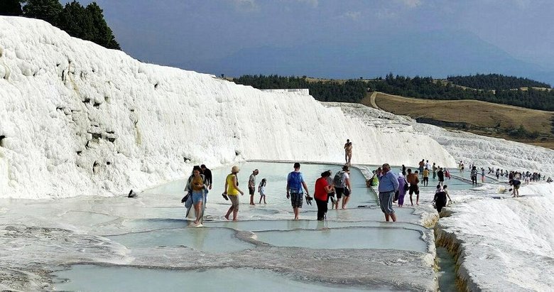 ’Beyaz cennet’ Pamukkale’ye sonbaharda da yoğun ilgi