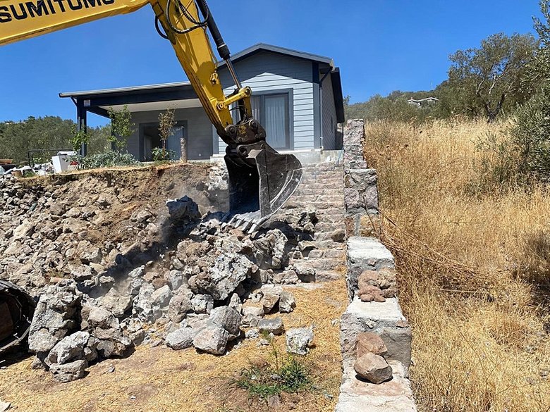 Çanakkale’de kaçak yapılara müsaade yok: 22 yapı yıkıldı