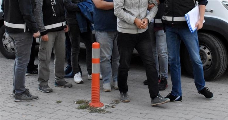 İzmir’de FETÖ’nün TSK yapılanmasına operasyon