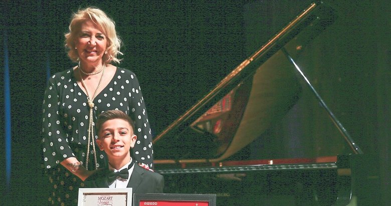 İzmirli piyanist Mozart şampiyonu