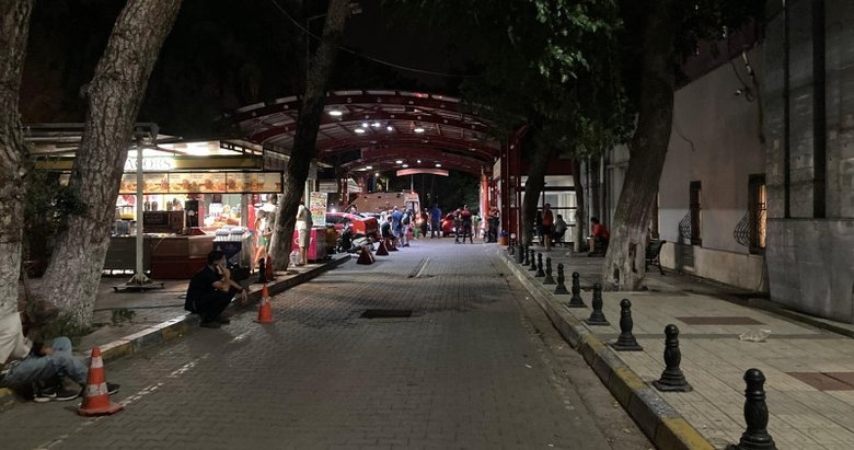 İzmir’de silahlı saldırı dehşeti! Seyir halindeyken kurşun yağdırdılar