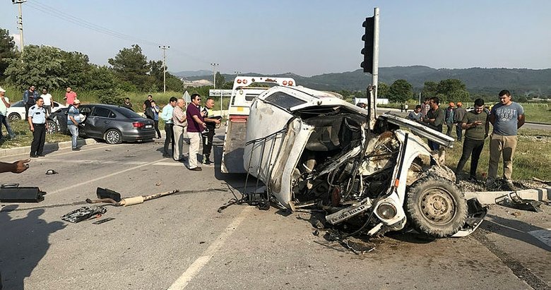 Ayvacık’ta trafik kazası: 1 ölü, 4 yaralı