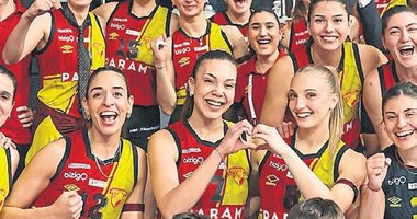 Futbolda galibiyeti unutan Göz-Göz salonda güldü