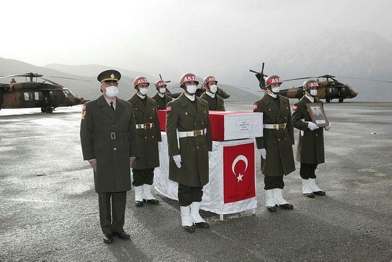 İzmir’e şehit ateşi düştü! Pençe - Yıldırım Harekatı’ndan kahreden haber