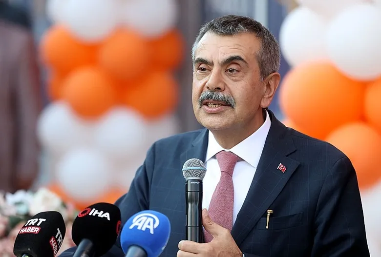 okullarda-ara-tatil-kalkiyor-mu-bakan-tekin-acikladi-1789826426060.jpeg