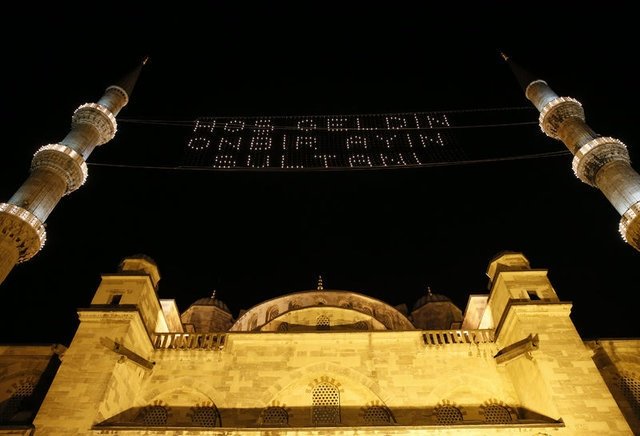 Orucu bozan şeyler neler? Diş fırçalamak, balgam yutmak, kan vermek orucu bozar mı?