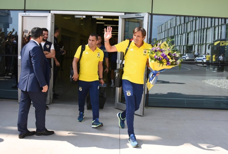 Fenerbahçe kafilesi İzmir’e geldi