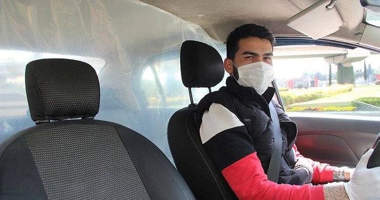 İzmir’de taksi ve dolmuşlardan salgına karşı brandalı önlem