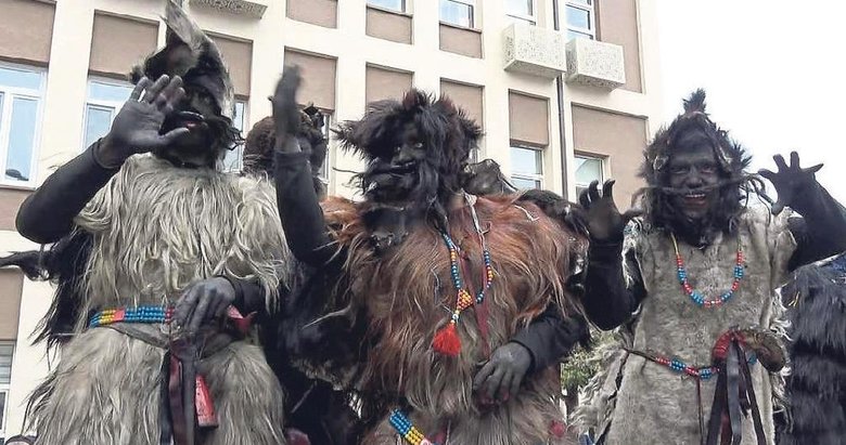 Tülütabaklar, festival için Balıkesir sokaklarında