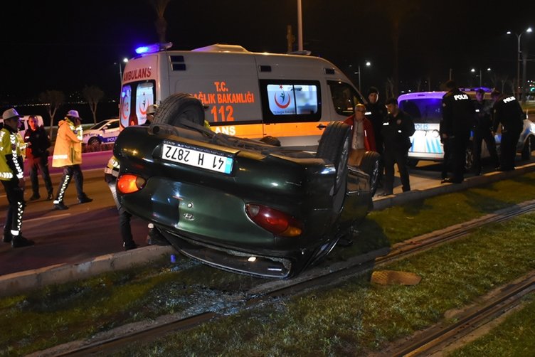 İzmir’de otomobil takla attı: 2 yaralı