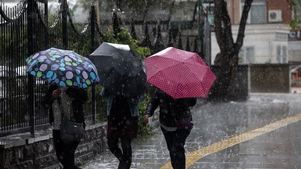 meteoroloji-uyardi-bircok-ilde-saganak-alarmi-izmir-istanbul-manisa-mugla-1779248434968.jpeg