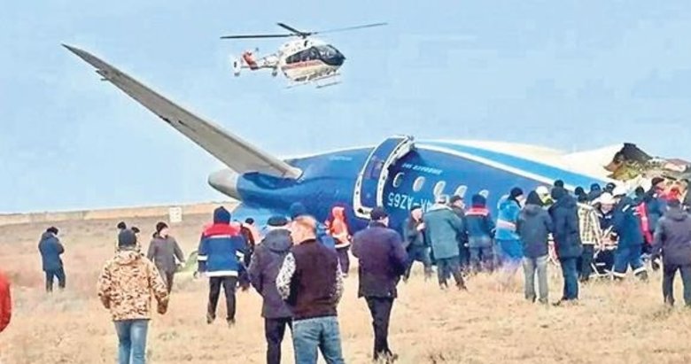 Uçak faciasından 32 kişi kurtuldu