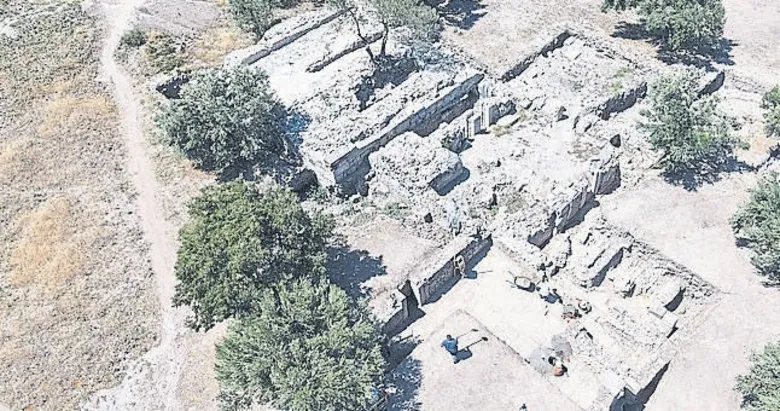 Antik hamam havuzu gün yüzüne çıkıyor