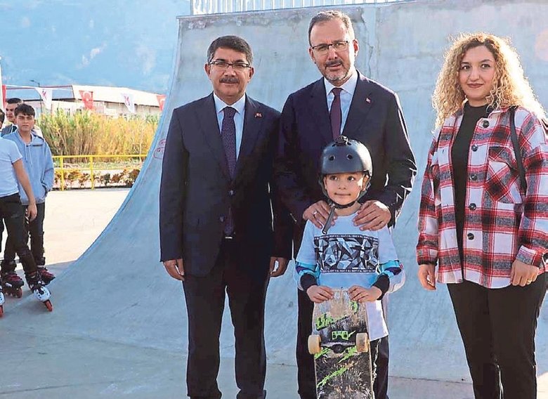 Hamza havalara uçtu!