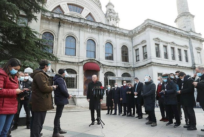 Başkan Erdoğan’dan Cuma namazı çıkışı önemli açıklamalar
