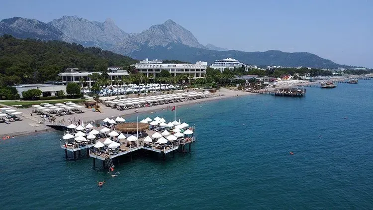 bodruma-95-ayda-993-bin-yabanci-turist-geldi-1792616757204.png