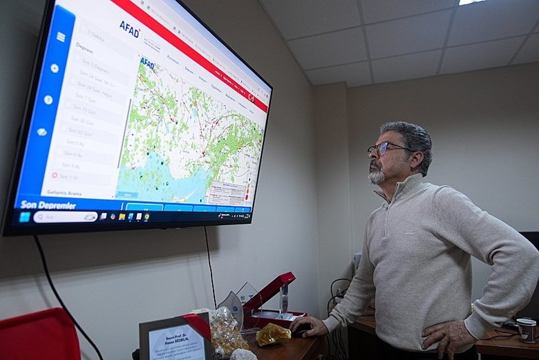 prof-dr-sozbilir-o-bolgeyi-isaret-etti-deprem-enerjisi-bitmedi-yeni-faylar-harekete-gecebilir-1769928740669.jpeg
