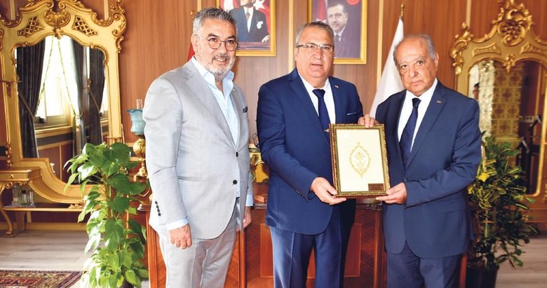 Manisa Yunusemre ilçesi iki doktorun titiz ellerinde