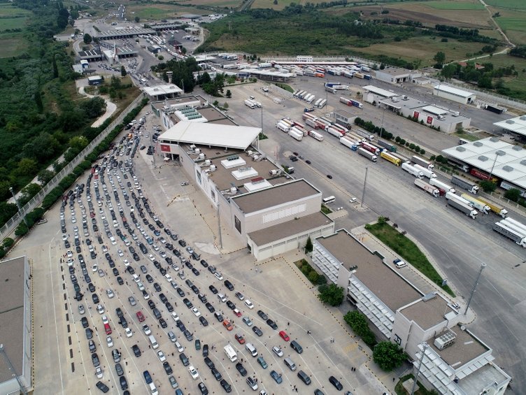 Kapıkule’de gurbetçi yoğunluğu