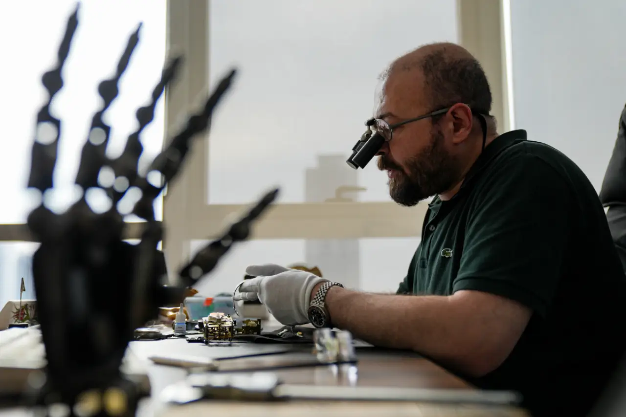 Mikrocerrahi uzmanından sıradışı ameliyat hazırlığı: Antrenman saati