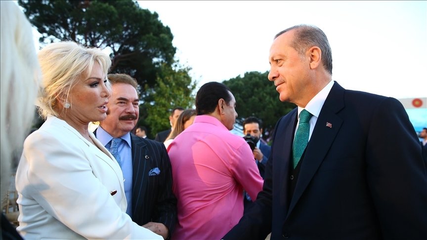 Başkan Erdoğan’dan Ajda Pekkan’a geçmiş olsun telefonu