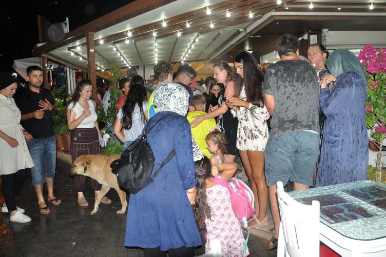 Aydın Didim’de tatilcilere sağanak sürprizi