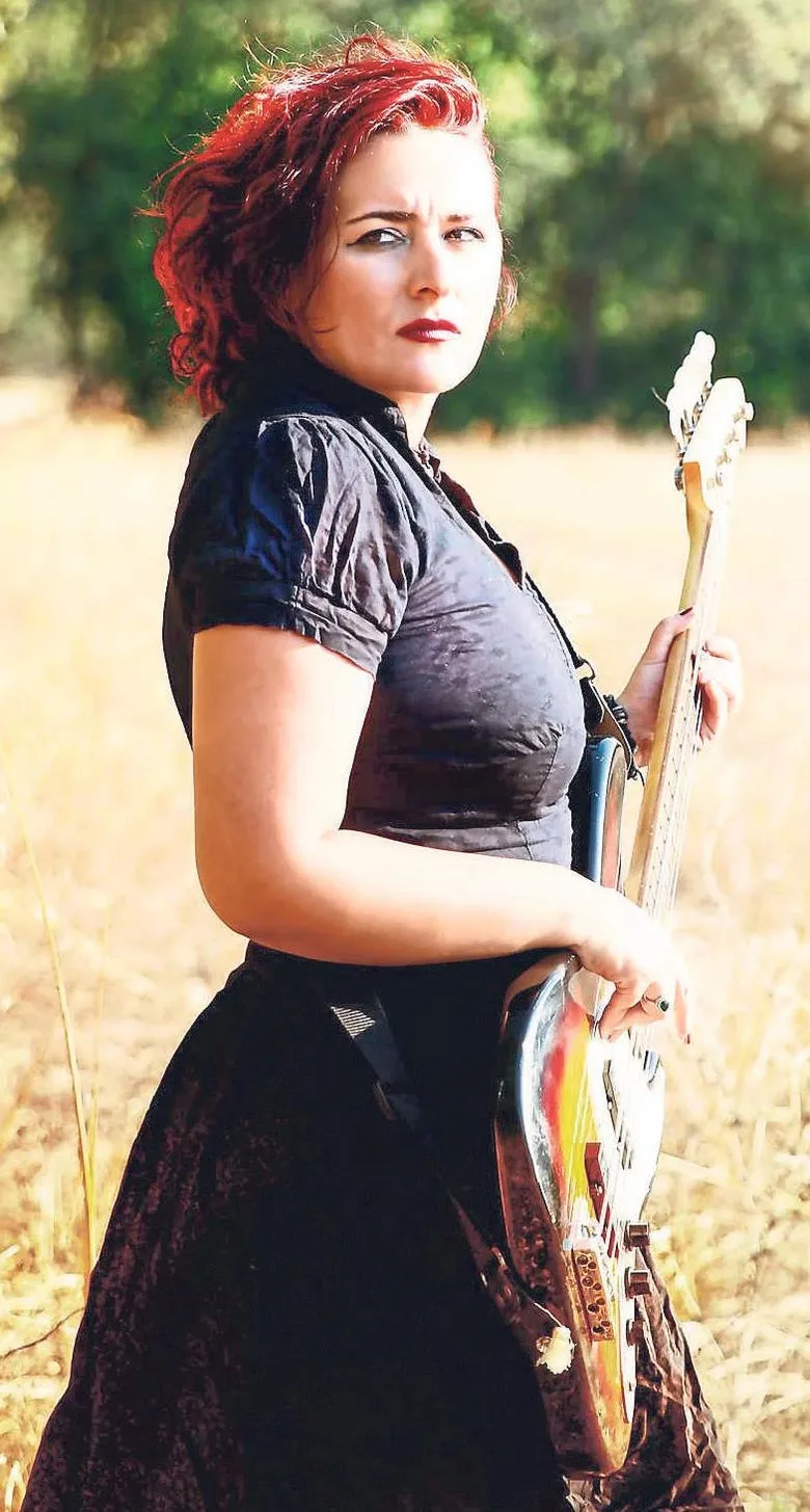 Gitarını alıp Mugla’ya kaçtı